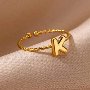 Bagues à initial en acier inoxydable épaisse et mignonne pour femmes et filles. Bague ajustable en or avec lettre. Bijoux pour femmes avec alphabet. Cadeau