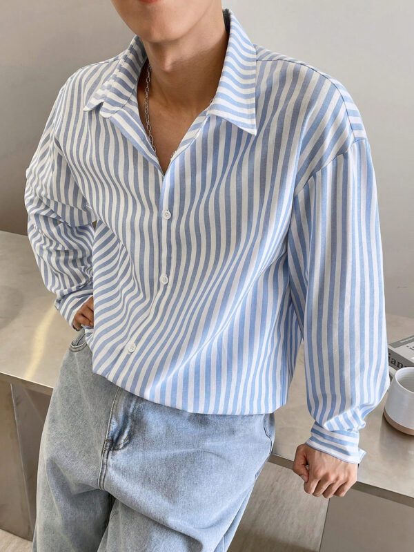 Manfinity Joysei Chemise à manches longues décontractée et urbaine, style mode et simple, avec motif rayures bleues et blanches colorées sur le col
