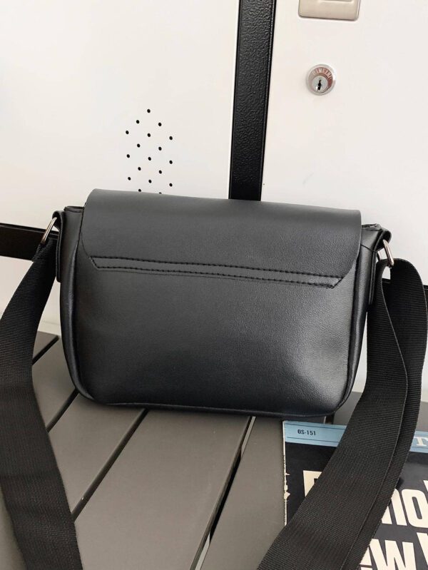 Sac bandoulière minimaliste d' pour hommes avec impression de lettre et rabat, sac d'épaule décontracté pour le travail, sac latéral, sac banane pour les voyages, les vacances, l'école, les loisirs, imperméable, léger, sac d'université, sac bandoulière, sac latéral pour étudiants, fournitures scolaires, sac besace vintage, sac cadeau de Noël pour hommes, sac d'hivers, sac de Thanksgiving, sac de voyage, sac fourre-tout, sac de camping – Image 5