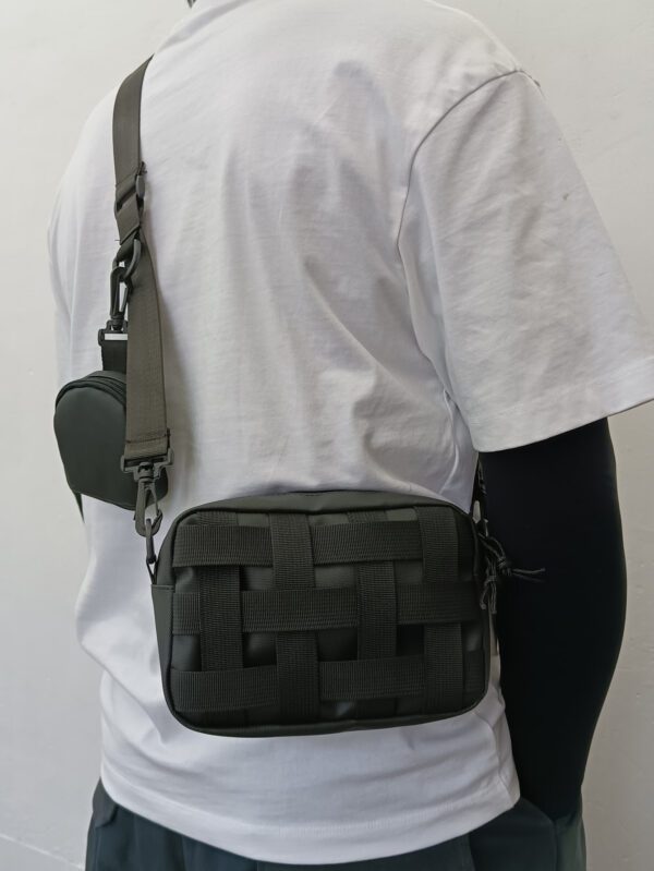 2 pièces/Set Sac bandoulière et sac à bandoulière décontracté. Sac banane, sac carré pour les vacances, les essentiels de voyage, le sac d'école pour les étudiants universitaires, les cadeaux d'été pour le petit ami, le sac universitaire du papa, sac multifonction pour le lycée, le sac banane pour homme, le sac à bandoulière, le sac latéral pour étudiant, le sac messenger pour homme, le sac cylindrique, cadeaux de Noël, du Jour de l'Action de grâce, le sac banane, le sac fourre-tout, cadeaux de la Saint-Valentin, sac noir, les essentiels des vacances, sac banane de camping, retour à l'école, cadeaux de la Saint-Valentin pour les hommes – Image 2