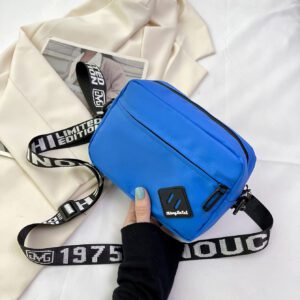 1 Sac à bandoulière multifonction en canevas de couleur unie, sac à bandoulière croisé, sac de transport léger pour étudiants, sac carré, sac pour homme, sac pour la campagne, sac à dos, sac de gymnastique, sac de voyage, sac de vacances, sac de sport, sac pratique et mode pour cadeaux de Noël et pour le Père, sac d'été et sac de rentrée scolaire