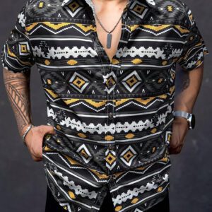 Manfinity Homme Chemise à manches courtes de style bohème pour homme, imprimé géométrique coloré avec boutons devant. Cadeau idéal pour le petit ami