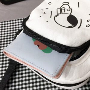 Sac à bandoulière multifonction pour étudiants débutants, sac à épaule décontracté, petit sac bandoulière homme avec motif dessin animé, sac à main, sac d'école, pour collège, extérieur, sport, trajets, sac carré pour vacances, été, collège, Halloween, Noël, éructation, homme, hiver, Thanksgiving, sac fourre-tout, sac de sport, sac banane, sac de cycliste, sac banane, sac de gym, sac de randonnée, sac de voyage étudiant de grande capacité, multifonctionnel, tendance, décontracté, vacances, sac de taille