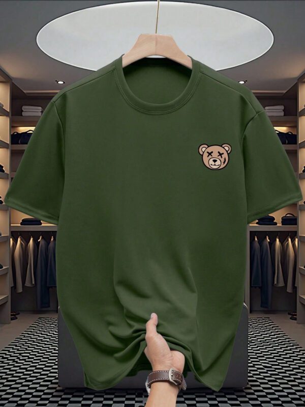 Manfinity Dauomo T-shirt décontracté à manches courtes col rond avec imprimé d'ours de dessin animé pour hommes, été – Image 2