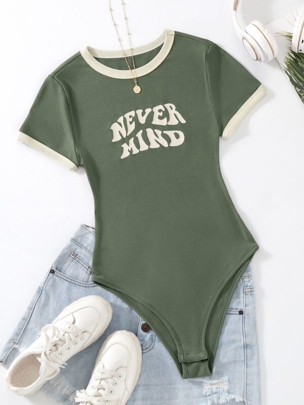 SHEIN MOOSTA Body graphique de slogan à bordure contrastante – Image 2