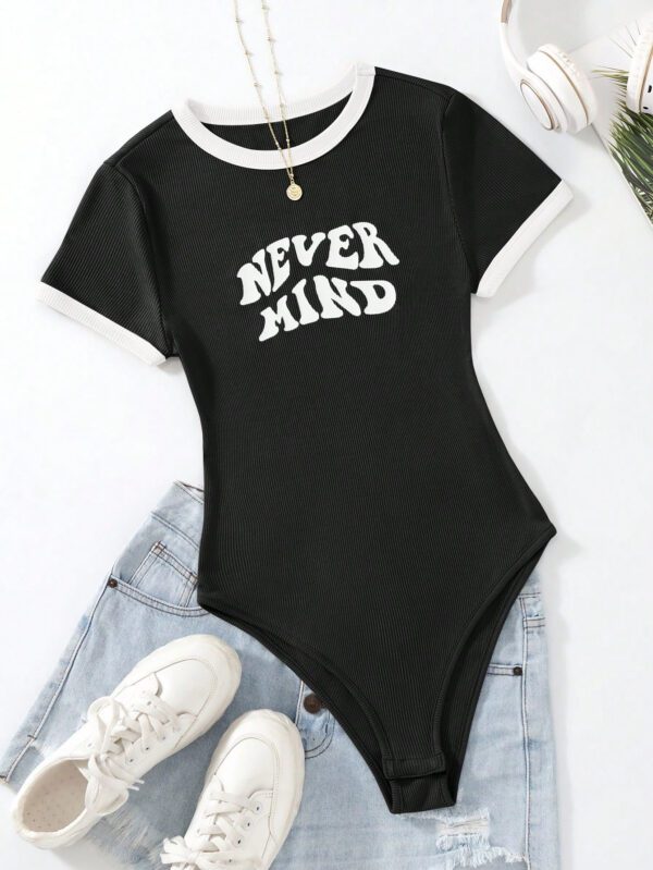 SHEIN MOOSTA Body graphique de slogan à bordure contrastante – Image 10