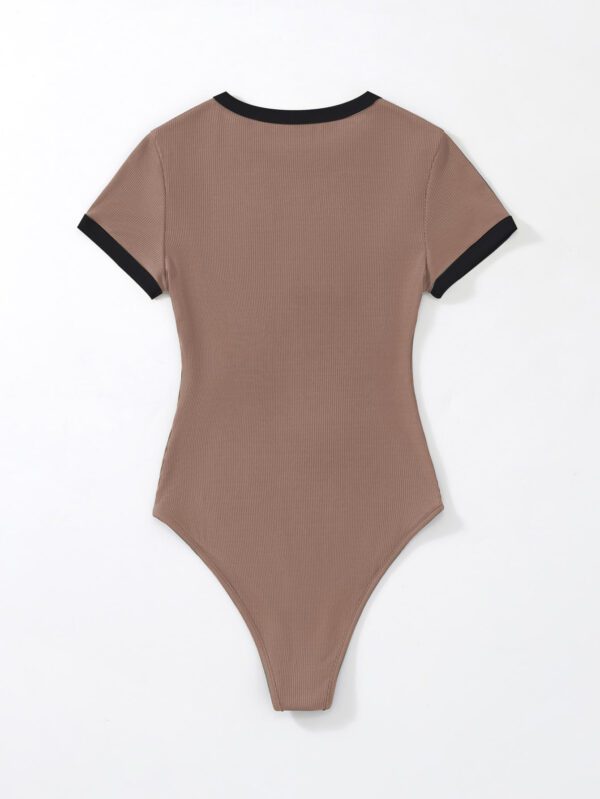 SHEIN MOOSTA Body graphique de slogan à bordure contrastante – Image 13