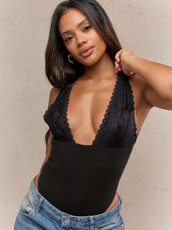 MISSGUIDED Body avec décolleté plongeant, détail de buste en dentelle et dos nu – Image 3