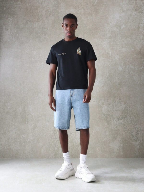 SUMWON T-shirt à manches courtes avec imprimé graphique de verre de fenêtre, coupe rétrécie – Image 3