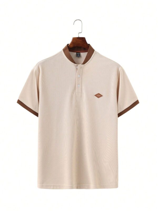 Manfinity Homme Chemise polo pour homme avec détails patchs et bordures contrastantes. Col boutonné, blocs de couleurs. Pour le mari, décontracté. – Image 9