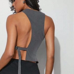 SHEIN Haute Top court à boutons devant de couleur unie sexy, avec design dos nu et encolure batea