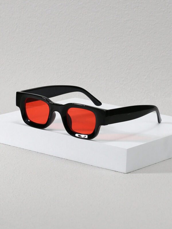 1 pièce Lunettes de mode à monture étroite et épaisse rectangulaire avec surface concave pour le style de rue et les accessoires d'ombre. Accessoires d'Halloween et de plage. Lunettes de soleil au look mode de rue et convenant pour les pulls, vestes, sweats à capuche, pantalons et cargos. – Image 2