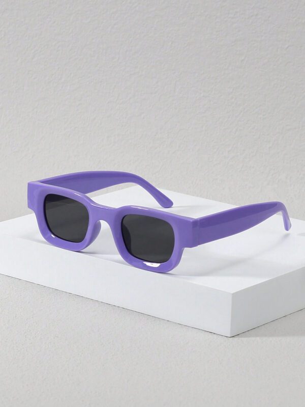 1 pièce Lunettes de mode à monture étroite et épaisse rectangulaire avec surface concave pour le style de rue et les accessoires d'ombre. Accessoires d'Halloween et de plage. Lunettes de soleil au look mode de rue et convenant pour les pulls, vestes, sweats à capuche, pantalons et cargos. – Image 5