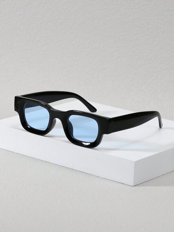 1 pièce Lunettes de mode à monture étroite et épaisse rectangulaire avec surface concave pour le style de rue et les accessoires d'ombre. Accessoires d'Halloween et de plage. Lunettes de soleil au look mode de rue et convenant pour les pulls, vestes, sweats à capuche, pantalons et cargos. – Image 21