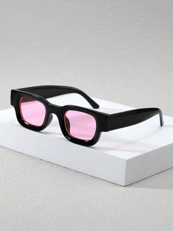 1 pièce Lunettes de mode à monture étroite et épaisse rectangulaire avec surface concave pour le style de rue et les accessoires d'ombre. Accessoires d'Halloween et de plage. Lunettes de soleil au look mode de rue et convenant pour les pulls, vestes, sweats à capuche, pantalons et cargos. – Image 22