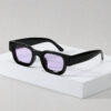 1 pièce Lunettes de mode à monture étroite et épaisse rectangulaire avec surface concave pour le style de rue et les accessoires d'ombre. Accessoires d'Halloween et de plage. Lunettes de soleil au look mode de rue et convenant pour les pulls, vestes, sweats à capuche, pantalons et cargos. – Image 24