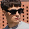 1 pièce Lunettes de soleil rétro à monture rectangulaire pour homme, en plastique, mode classique, décoration, usage extérieur, voyage, plage, vacances, anti-UV, décontracté, accessoire de plage