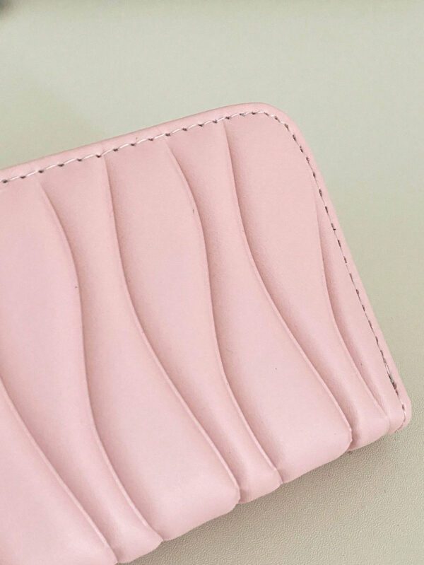 1 pièce Portefeuille court en cuir PU à motif vague, portefeuille court , parfait pour une utilisation quotidienne, les rendez-vous et les cadeaux. Léger et portable. Porte-cartes pour femmes cols blancs, pour les vacances, l'anniversaire, les cadeaux. Accessoire de sac à main décontracté, rose vif, porte-cartes, porte-cartes d', porte-cartes de crédit, porte-cartes pour femmes – Image 11