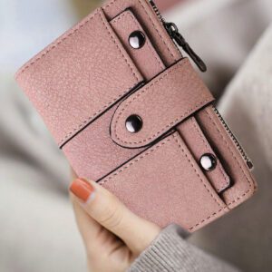Nouveau porte-monnaie mini rétro givré pour femme avec trois volets et support de carte à boucle et stud, sac cadeau, portefeuille rose chaud, fournitures scolaires, cadeaux d'enseignants, retour à l'école