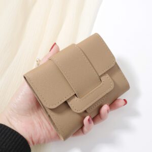 1 pièce Portefeuille court avec design de ceinture kaki, pli triple portable en PU avec logements pour cartes multiples et logements pour photos. Convient pour l'utilisation quotidienne, le travail et les cadeaux pour les sorties d'affaires des femmes. .