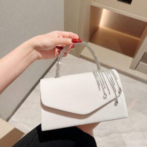 Sac botte léger, décontracté d'affaires avec décoration de strass, mini design à cordon. Sac transparent avec perles fausses, sac de soirée élégant et raffiné. Luxe discret avec strass, parfait pour les fêtes, les femmes, les mariées. Idéal pour les fêtes, les dîners/banquets, les tenues de Noël et du Nouvel An. S'assortit parfaitement avec les robes de fête pour femmes.