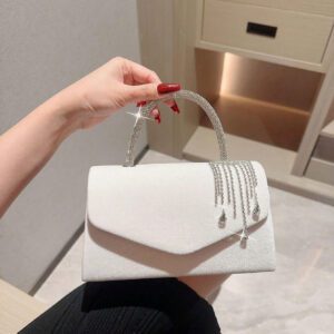 Sac botte léger, décontracté d'affaires avec décoration de strass, mini design à cordon. Sac transparent avec perles fausses, sac de soirée élégant et raffiné. Luxe discret avec strass, parfait pour les fêtes, les femmes, les mariées. Idéal pour les fêtes, les dîners/banquets, les tenues de Noël et du Nouvel An. S'assortit parfaitement avec les robes de fête pour femmes.