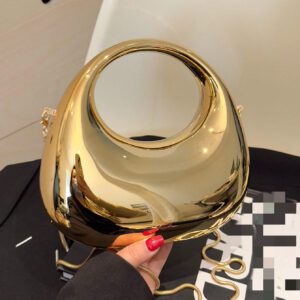 Sac seau léger et décontracté pour le bureau, décoré de strass. Design à cordon de serrage mini. Sac transparent avec perles de faux. Sac de soirée glamour, élégant, raffiné, de luxe discret avec strass. Parfait pour les fêtes, les dîners/banquets, les tenues de Noël et du Nouvel An, s'accordant parfaitement avec les robes de soirée pour femmes