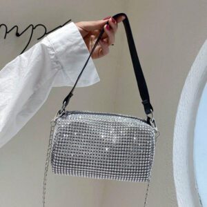 Mini sac de soirée avec décoration de strass et bandoulière en chaîne, petit sac bandoulière et messager de luxe pour femme pour les voyages, sacs à main à l'épaule scintillants avec design de diamants. Sac à main de dîner brillant et à strass pour femme (boucle de chaîne aléatoire)