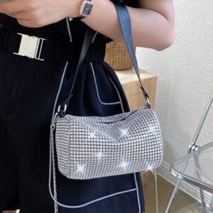 Mini sac de soirée avec décoration de strass et bandoulière en chaîne, petit sac bandoulière et messager de luxe pour femme pour les voyages, sacs à main à l'épaule scintillants avec design de diamants. Sac à main de dîner brillant et à strass pour femme (boucle de chaîne aléatoire)