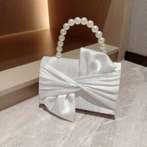 Sac de soirée élégant et délicat décoré avec un nœud et de fausses perles, à tenir en main, convenant pour les robes de soirée. Sac de mariée tendance, parfait pour les fêtes, les mariages, les bals de promo, les dîners/banquets, assortissant avec les robes de mariée, les robes de soirée, la robe de bal de promo, la robe d'anniversaire, la robe de fête. Cadeau parfait pour la Saint-Valentin.