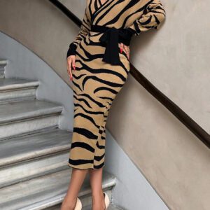 SHEIN Robe pull mi-longue à ceinture à manches chauve-souris à motif zébré