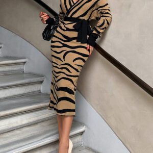 SHEIN Robe pull mi-longue à ceinture à manches chauve-souris à motif zébré