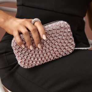 SHEIN Belle Sac seau décoré de strass, style décontracté chic, conception à cordon coulissant, mini. Sac transparent avec perles. Sac de soirée élégant et raffiné. Un luxe discret avec des strass, parfait pour les fêtes, les dîners, les fêtes de Noël, la Saint-Valentin. Idéal pour les femmes, les jeunes filles, les mariées.