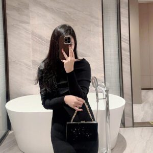Sac de soirée Moonlit EveBag pour femmes en hiver, en velours et chaîne de strass brillants à la mode, parfait pour la discothèque, un banquet, une fête, un bal, une occasion formelle