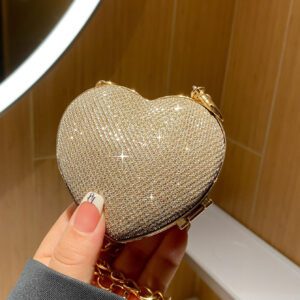 Sac à dos à la mode avec chaîne et mini sac de soirée en forme de cœur. Les meilleurs cadeaux de Saint-Valentin pour petite amie, femme et femme. Parfait pour le shopping, la Saint-Valentin au quotidien, sac à main à la mode en forme de cœur, parfaitement assorti à la robe de Saint-Valentin