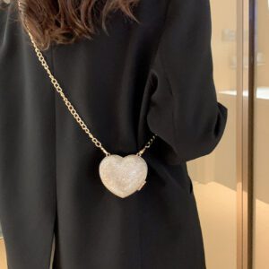 Sac à dos à la mode avec chaîne et mini sac de soirée en forme de cœur. Les meilleurs cadeaux de Saint-Valentin pour petite amie, femme et femme. Parfait pour le shopping, la Saint-Valentin au quotidien, sac à main à la mode en forme de cœur, parfaitement assorti à la robe de Saint-Valentin