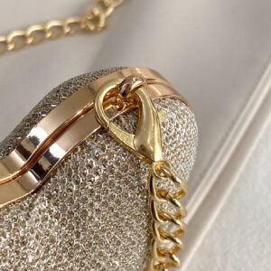 Sac à dos à la mode avec chaîne et mini sac de soirée en forme de cœur. Les meilleurs cadeaux de Saint-Valentin pour petite amie, femme et femme. Parfait pour le shopping, la Saint-Valentin au quotidien, sac à main à la mode en forme de cœur, parfaitement assorti à la robe de Saint-Valentin