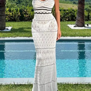 Robe pour femmes à motif rayé noir et blanc avec découpe
