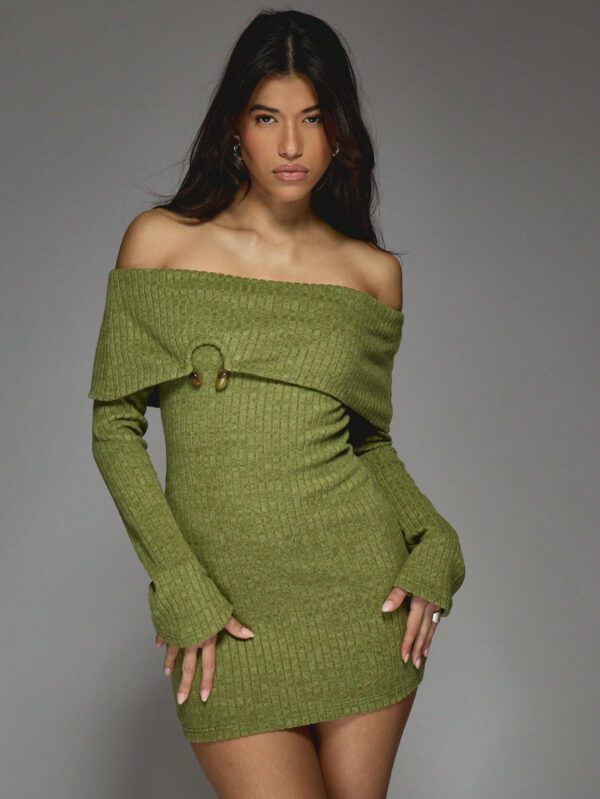 MISSGUIDED Robe moulante mini à manches longues et épaules dénudées avec détails métalliques sur les côtes