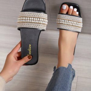 Sandales plates carrées à la mode pour femmes avec ornements de faux perles pour l'été et la Saint-Valentin