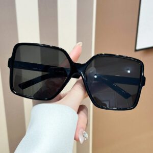 1 pièce Lunettes de mode de style européen et américain surdimensionnées de mode Y2K pour femmes, convenant pour la prise de photos, la conduite et les ombres de plage. Accessoires de plage pour femmes. Lunettes de soleil. Basiques tendance. Tenues d'automne et d'hiver pour femmes. Décontracté chic. Cadeaux