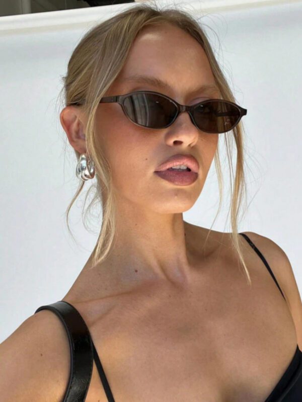 1 pièce Nouvelle paire de lunettes de mode vintage ovale à petite monture pour femmes, lunettes haut de gamme unisexes pour la photographie de rue, la plage et les tenues décontractées d'automne/hiver, idéal comme cadeau – Image 2