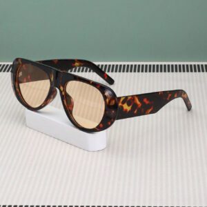 1 pièce Lunettes de mode rondes en plastique pour femmes, convenant pour les voyages, les fêtes, le filtrage de la lumière nuisible, le cyclisme et les activités quotidiennes. Accessoires de plage pour femmes. Lunettes de soleil tendance. Basiques pour tenues femmes automne hiver. Cadeaux décontractés pour le travail.