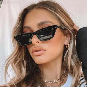 1 paire de lunettes de soleil mode style œil de chat noires, accessoires de plage pour femmes. Lunettes tendance, basiques pour tenues femme d'automne-hiver, décontracté chic, cadeaux