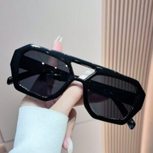 1 pièce Lunettes de soleil mode unisexe style asymétrique Y2K. Accessoires de plage pour femmes. Lunettes de soleil de base pour tenues femme décontractée chic, cadeaux.
