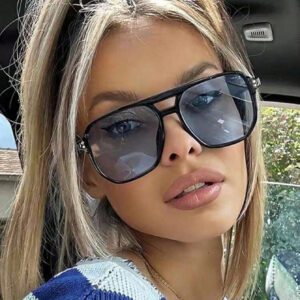 1 pièce Lunettes de mode mode bleues à grand cadre carré avec rivets, style de rue pour le port quotidien et les vacances. Accessoires essentiels de base pour tenues femmes automne-hiver, casual chic, cadeaux