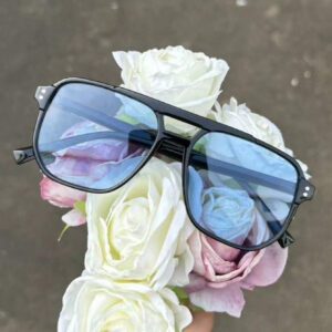 1 pièce Lunettes de mode mode bleues à grand cadre carré avec rivets, style de rue pour le port quotidien et les vacances. Accessoires essentiels de base pour tenues femmes automne-hiver, casual chic, cadeaux