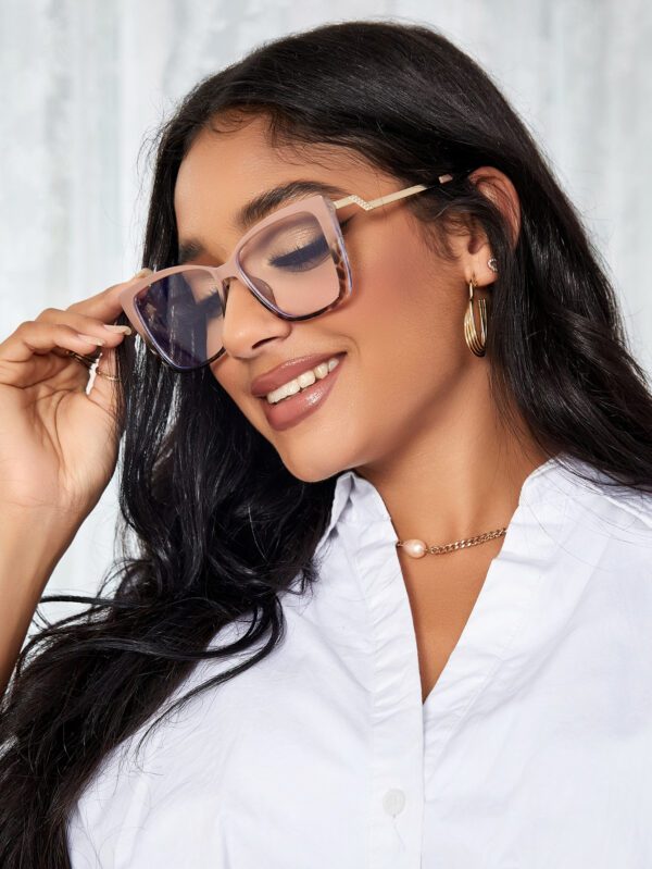 1 pièce Lunettes à monture en plastique classique bloquant la lumière bleue pour la lecture, le jeu, la télévision et les téléphones. Accessoires de lunettes transparentes, accessoires de lunettes anti-lumière bleue pour femmes