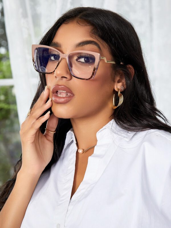 1 pièce Lunettes à monture en plastique classique bloquant la lumière bleue pour la lecture, le jeu, la télévision et les téléphones. Accessoires de lunettes transparentes, accessoires de lunettes anti-lumière bleue pour femmes – Image 3
