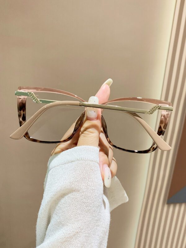 1 pièce Lunettes à monture en plastique classique bloquant la lumière bleue pour la lecture, le jeu, la télévision et les téléphones. Accessoires de lunettes transparentes, accessoires de lunettes anti-lumière bleue pour femmes – Image 6